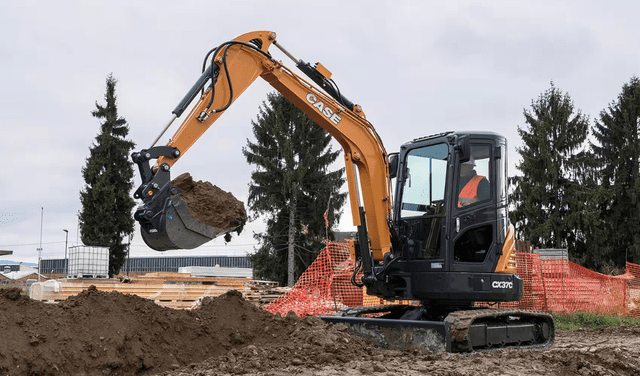 La excavadora es una de los tipos de maquinaria pesada que más se suele usar en las obras de construcción