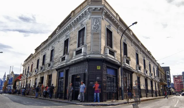 El bar Queirolo ha sido punto de encuentro de varios poetas e intelectuales del siglo XX