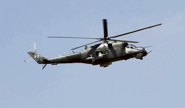En la cola. Helicóptero Mi-25D de la FAP a la espera de una reparación mayor este año. Foto: difusión