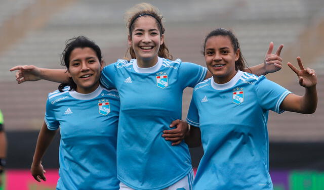 Arévalo, Sanllehi y Larez. Solo Alessia continuará en el club celeste para la próxima temporada. Foto: