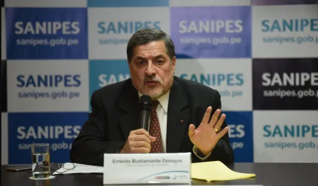 Ernesto Bustamante desacreditó efectividad de vacuna Sinopharm tanto en campaña electoral como durante su gestión como congresista. Foto: GLR.