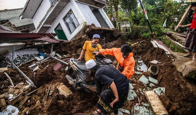 Un sismo de magnitud 5,6 sacudió la ciudad de Cianjur en Java Occidental, en Indonesia. Foto: AFP