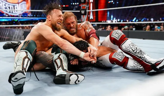 Daniel Bryan luchó por última vez en WWE con Edge y Roman Reigns en WrestleMania 37. Foto: WWE
