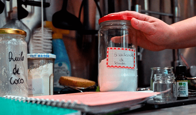 Un pomo de bicarbonato de sodio puede ser lo que necesitas para eliminar ese olor. Foto: AFP