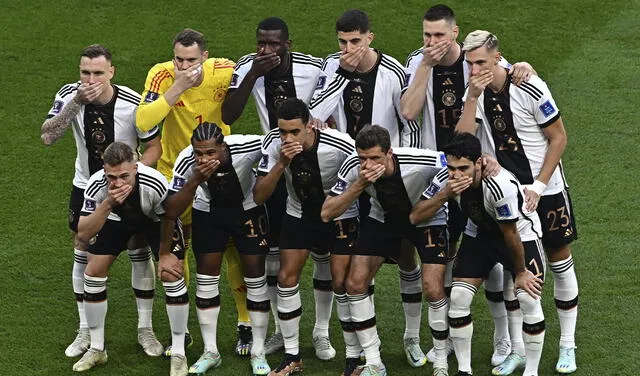 Los jugadores de Alemania se taparon la boca como protesta contra la FIFA y Qatar. Foto: AFP