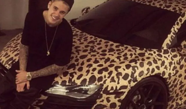 Justin Bieber y su Audi R8 con forrado de leopardo que dio la vuelta al mundo. Foto: TMZ