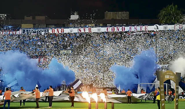 Espectáculo. El estadio Alejandro Villanueva fue una fiesta total en el partido de definición. Foto: Luis Jiménez/La República