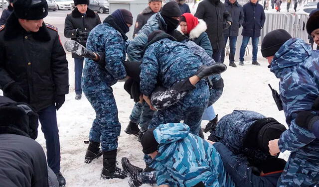 Presidente de Kazajistán ordena “disparar a matar sin aviso” contra los manifestantes
