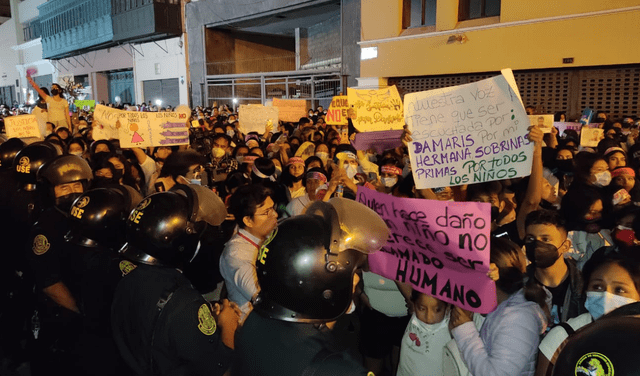 Manifestantes aclaman justicia para la pequeña Damaris.