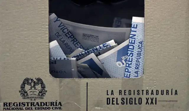 Un candidato solo podrá ganar en primera vuelta si se impone con el 50% mas uno de los votos