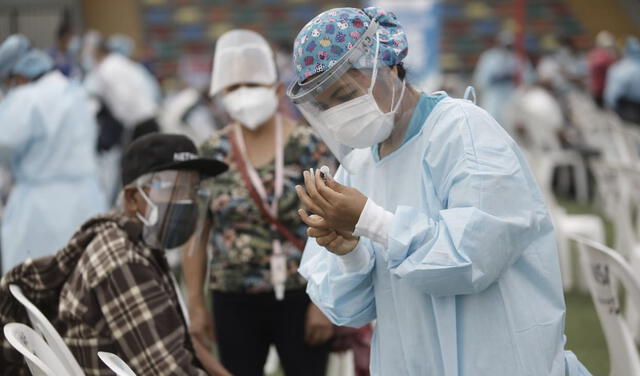 Vacunación en Lima. Foto: Antonio Melgarejo / La República