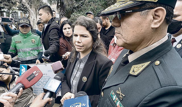 Presente. Ministra Dávila ofreció apoyo a la familia Paima. Foto: URPI - GLR