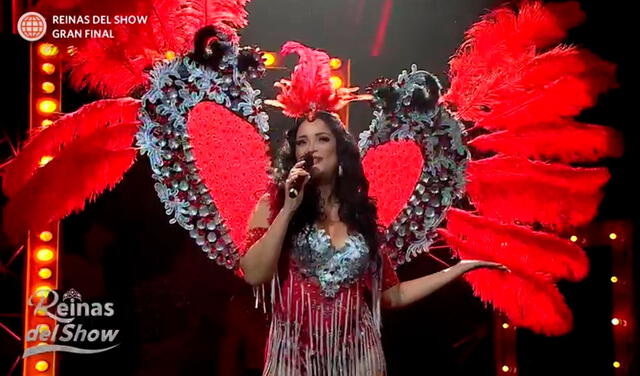 Mariella Zanetti sorprendió a Gisela Valcárcel al aparecer con plumas y lentejuelas. Foto: captura/América TV