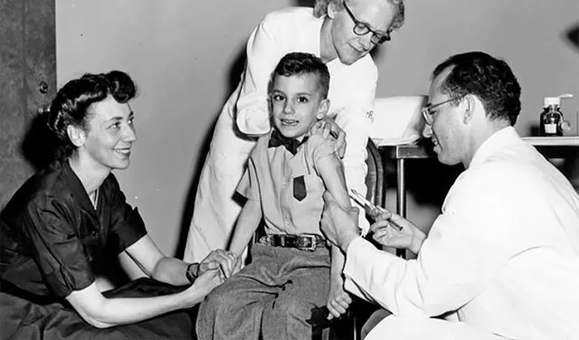 Jonas Salk fue el inventor de la vacuna contra la polio en la década de 1950. Foto: Historia Hoy