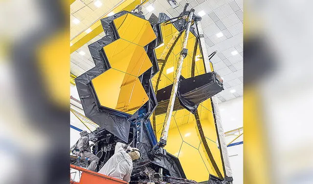 Óptica. El espejo está compuesto de hexágonos de polvo de oro. Foto: difusión