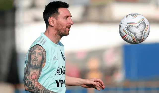 Lionel Messi tiene 17 tatuajes. Foto: AFP