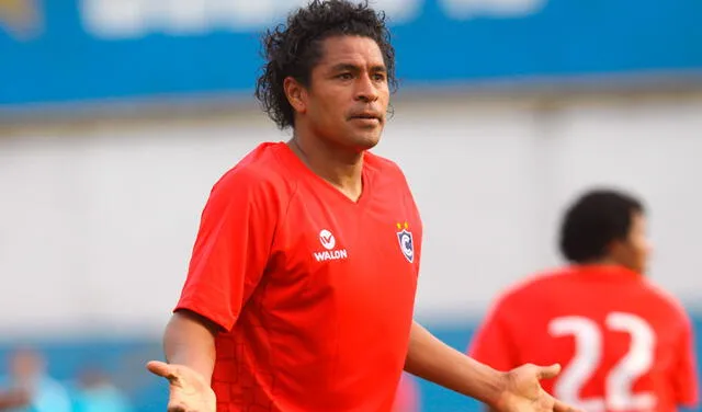 Santiago Acasiete jugó el final de su carrera en Cienciano. Foto: Líbero