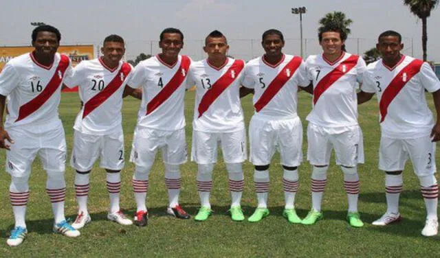 Selección peruana sub-20 del 2013 con 'Max Barrios'. Foto: difusión