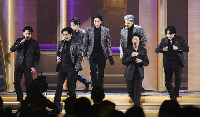 BTS presenta "Butter" en los Grammy Awards 2022. Foto: AFP