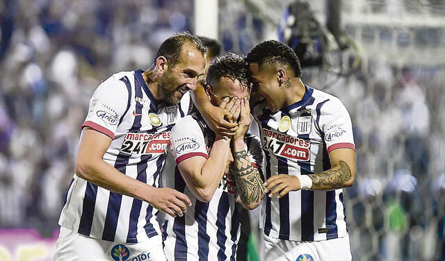 Lágrimas. Pablo Lavandeira estalló en llanto tras anotar el gol del campeonato. Foto: Antonio Melgarejo/La República
