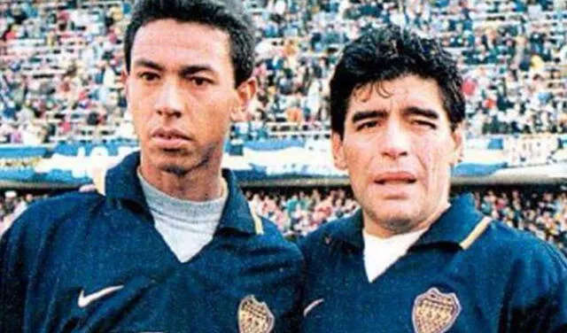 Nolberto Solano debutó con Boca Juniors en agosto de 1997 y jugó con Maradona.