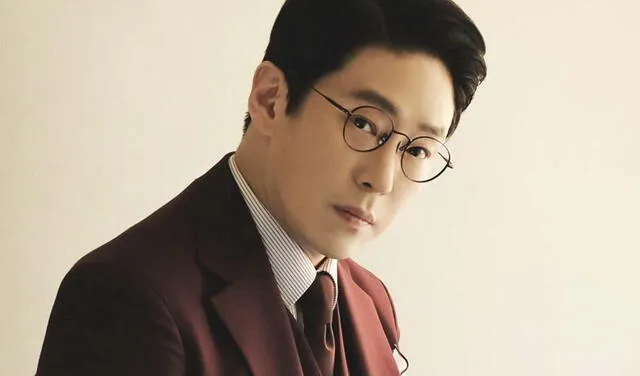 Uhm Ki Joon es Joo Dan Tae, personaje que vuelve a hacer de las suyas en la tercera temporada de The Penthouse. Foto: SBS