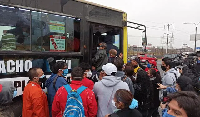 Transportistas exigieron subsidio económico para enfrentar crisis. Foto: Flavio Matos / La República