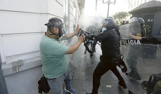 Víctimas. Periodistas sufren ataques en medio de conflictos. Foto: Marco Cotrina/La República