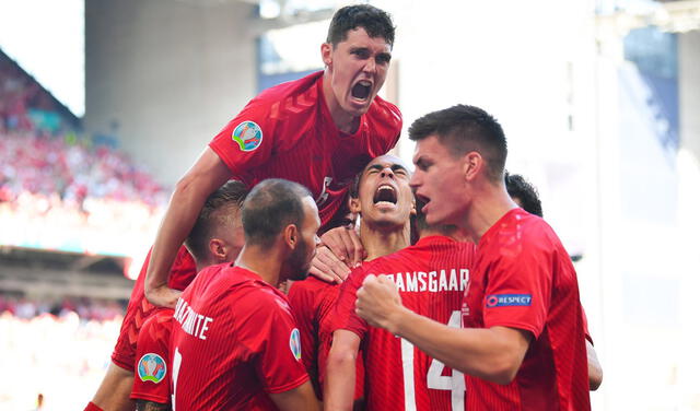 Dinamarca clasificó a octavos de final en la última fecha de grupo B. Foto: Twitter