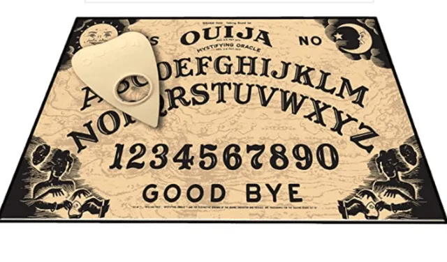 El tablero de la Ouija se promociona actualmente como un juguete para niños y niñas de 8 años en adelante