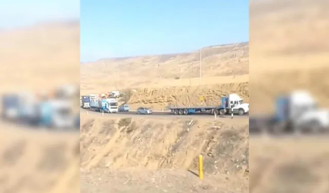 En un video difundido por redes sociales, se puede observar que las unidades van avanzando lentamente por la carretera.