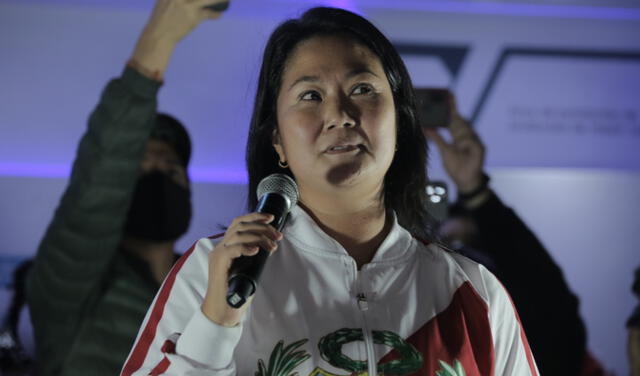 La lideresa de Fuerza Popular, Keiko Fujimori, reapareció ante la prensa. Foto: GLR.