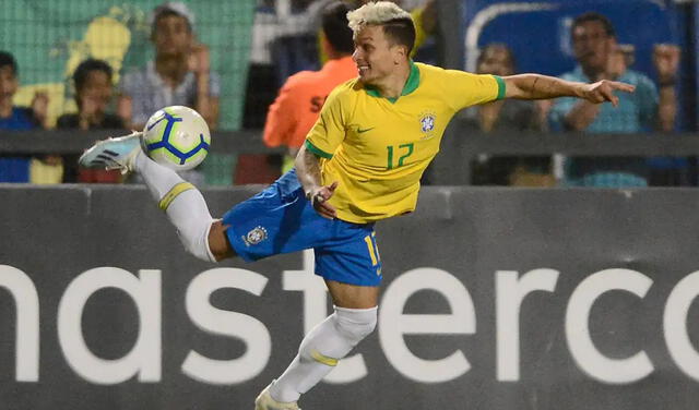 Artur, del Red Bull Bragantino, juega en el torneo local de Brasil. Foto: @CBF_Futebol