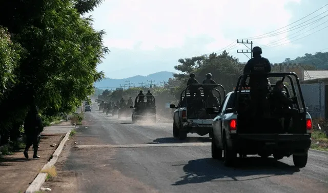 AMLO mantuvo e incrementó en algunos casos el poder de las Fuerzas Armadas para luchar contra los narcotraficantes, pero no consiguió expulsar a los carteles. Foto: EFE