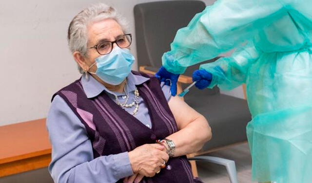 España comienza a aplicar segunda dosis de vacuna contra el coronavirus