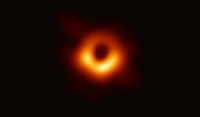 foto de un agujero negro