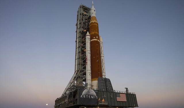 El cohete Space Launch System hará su debut en la misión Artemis 1. Foto: NASA / Aubrey Gemignani.