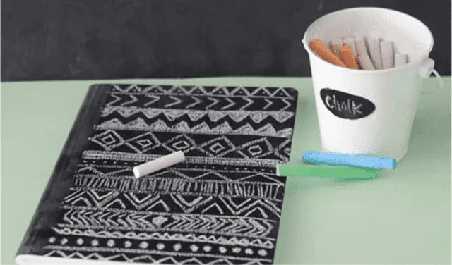 Descubre 6 ideas creativas para forrar tus cuadernos y libros con materiales decorativos