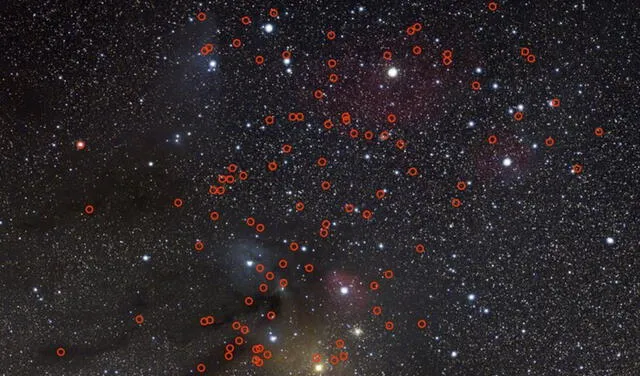Fotografía de 115 potenciales planetas errantes entre la constelación de Escorpio y Ofiuco. Foto: ESO / N. Risinger (skysurvey.org).