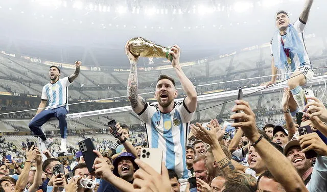 Lo cumplió. Lionel Messi consiguió su sueño de alzar la Copa del Mundo con la selección argentina. Foto: EFE
