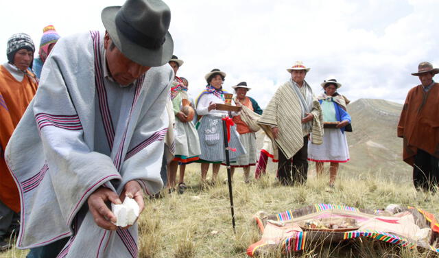 El pagapu o pago a la tierra es una celebración tradicional donde está aumentando el uso del cañazo. Foto: La República