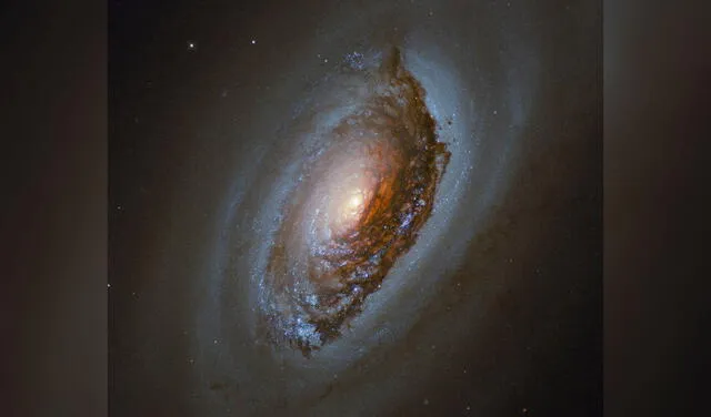Galaxia NGC 4826. Foto: NASA/ ESA