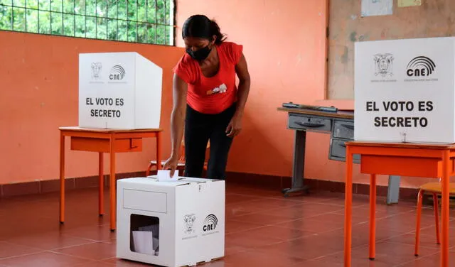 Unos 13 millones de ecuatorianos acuden a las urnas este 11 de abril. Foto: EFE