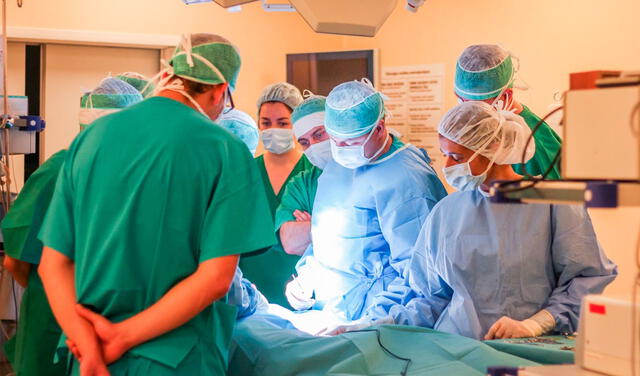 El puesto de cirujano es uno de los mejor remunerados en Estados Unidos. Foto: Bernu slimnicas funds