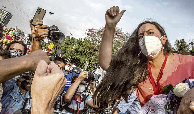 A la espera. Verónika Mendoza tiene dudas sobre Castillo, pero no piensa apoyar a Fujimori. Foto: EFE