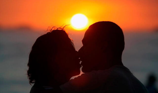 Los rituales de eclipse lunar son muy recomendados para propósitos relacionados al amor. Foto: EFE/referencial