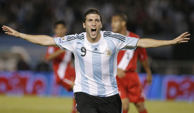 Martín Palermo evitó un empate que hubiera complicado a Argentina en el 2009. Foto: EFE