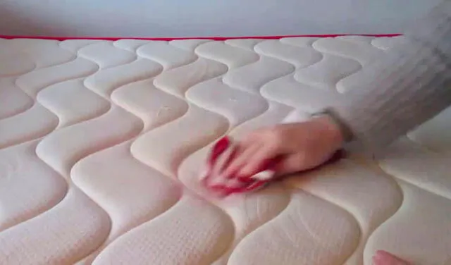 Limpiar las manchas de colchón es más sencillo de lo que parece. Foto: Condesas y Plebeyas / YouTube