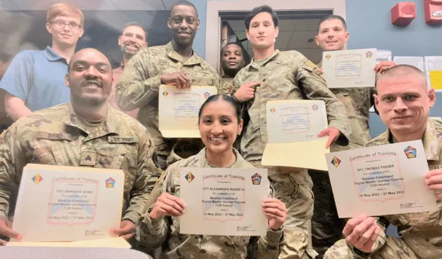 Alexandra Razzeto es capitán de reserva del ejército de los Estados Unidos