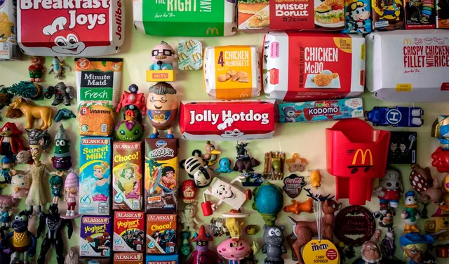 Conoce al mayor coleccionista de juguetes de restaurantes de comida rápida Conoce al mayor coleccionista de juguetes de restaurantes de comida rápida